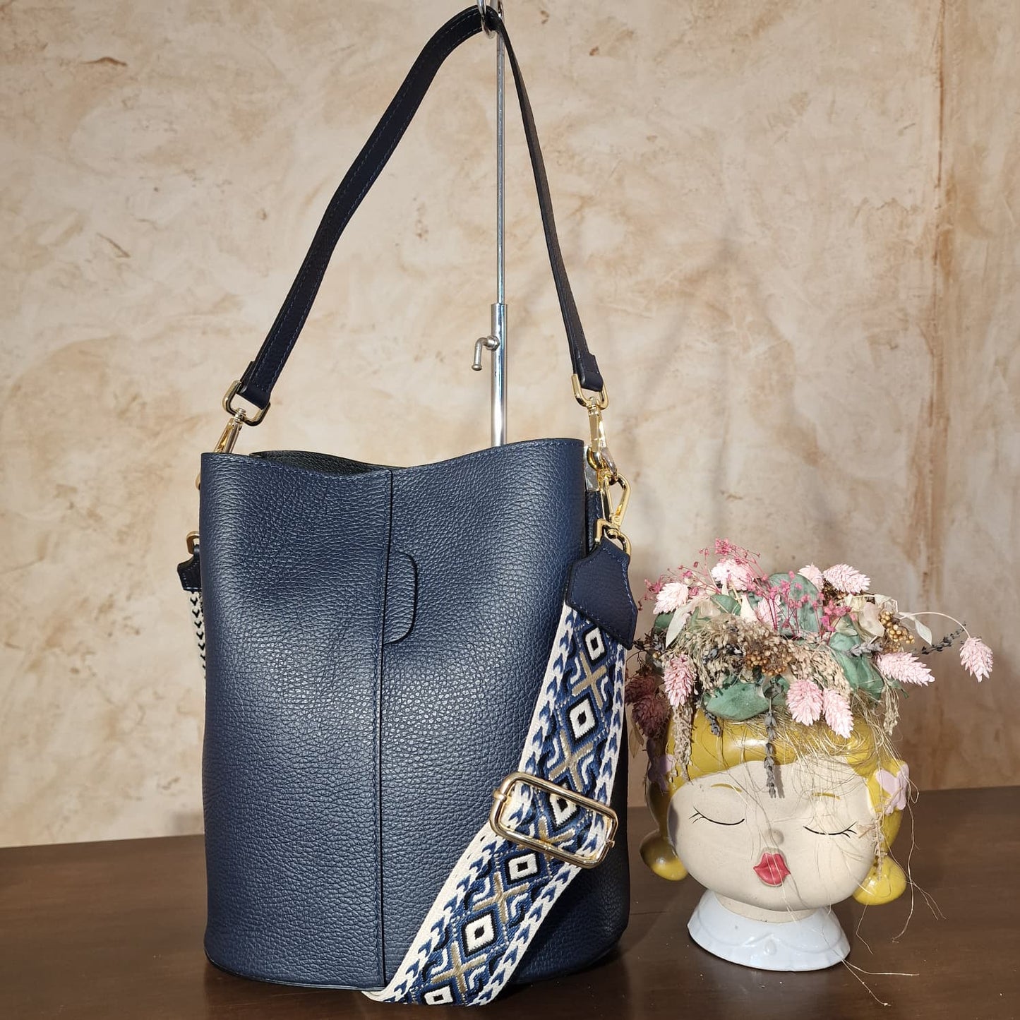 Bolso de Piel estilo Cubo