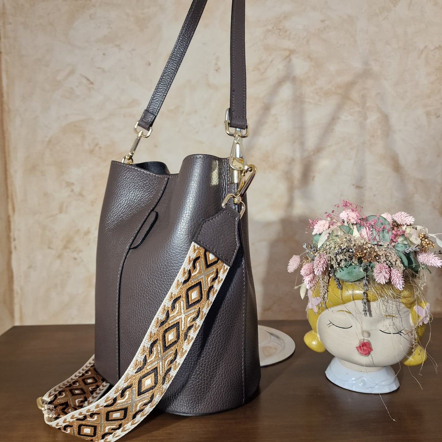 Bolso de Piel estilo Cubo