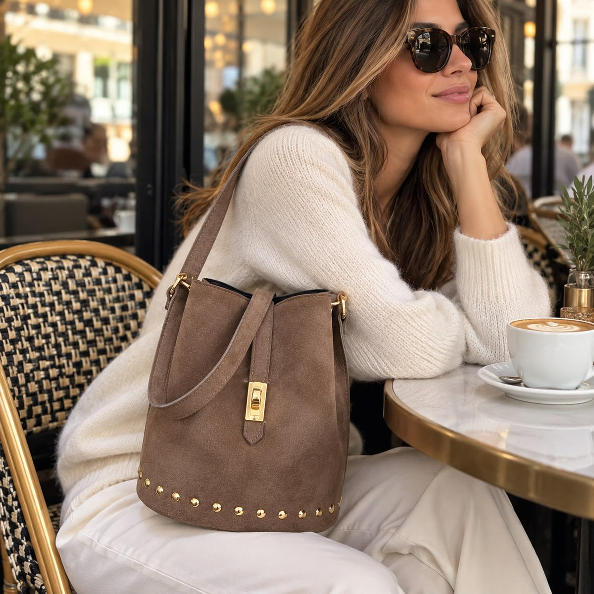 Bolso Siena de ante y tachuelas